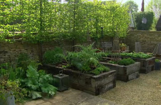 garden in charlbury garden in charlbury