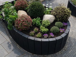 flower bed flower bed