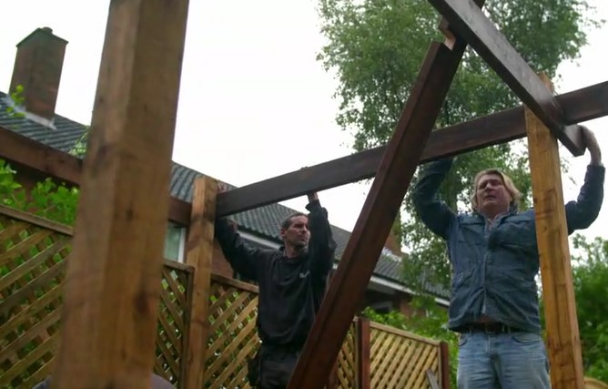 David puts up supporting posts David puts up supporting posts