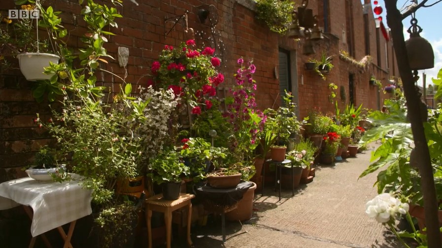 Belfast back alley Belfast back alley
